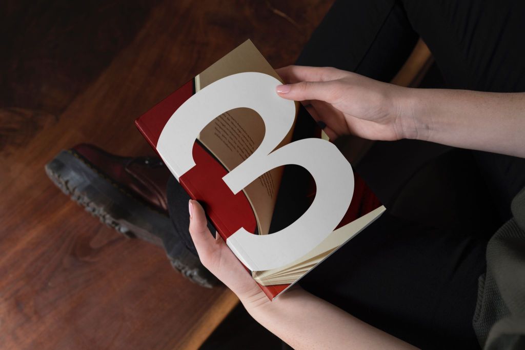 Martina Vezzoli | guida gratuita | Impara a usare i social | Graphic design | social media manager | idee regalo natale